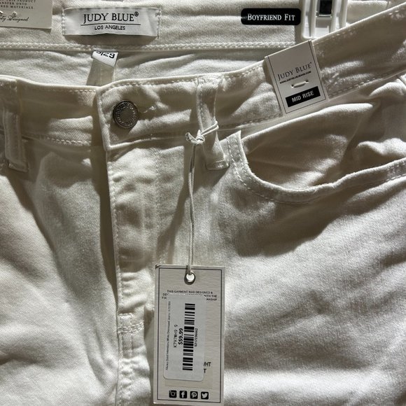 NWT - Judy Blue White Distressed Boyfriend Jeans Size 9/29 - Picture 3 of 8